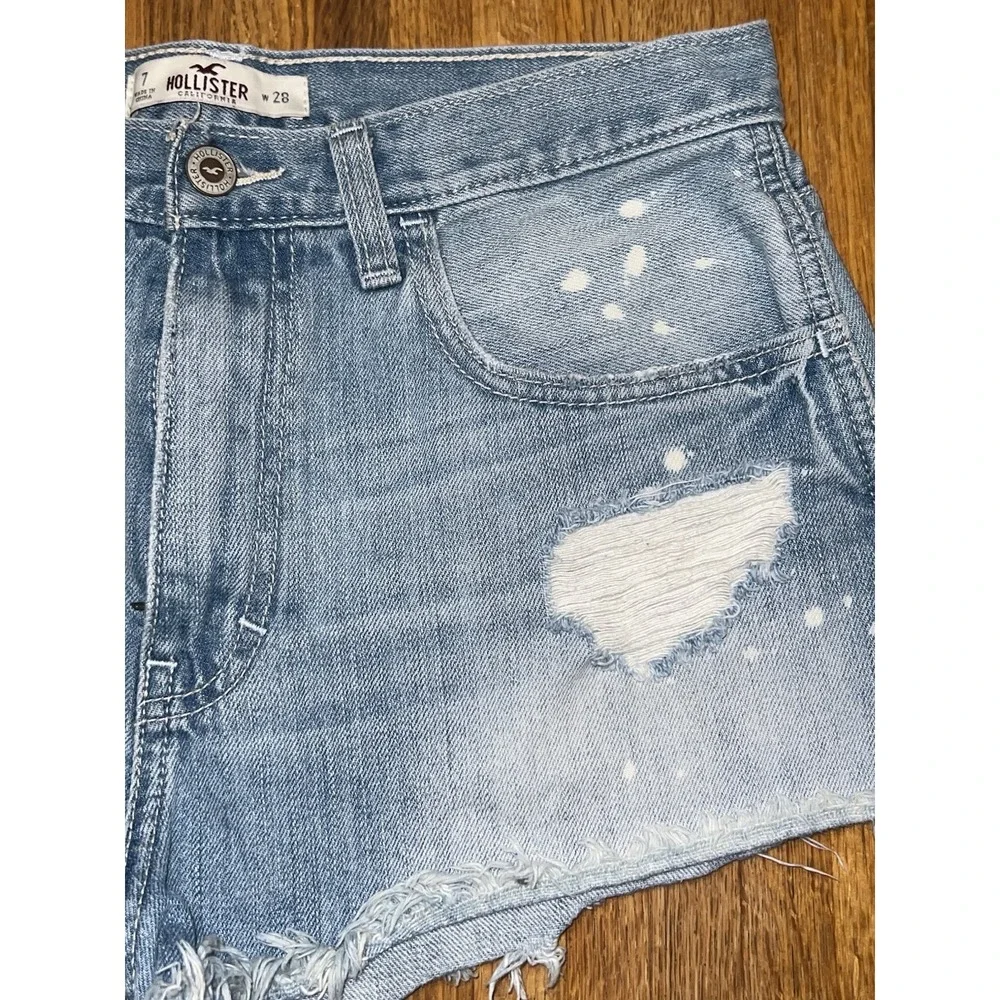 Hollister Women 7 Waist 28 Light Blue Denim Cutoff Distressed Frayed Hem Shorts‎